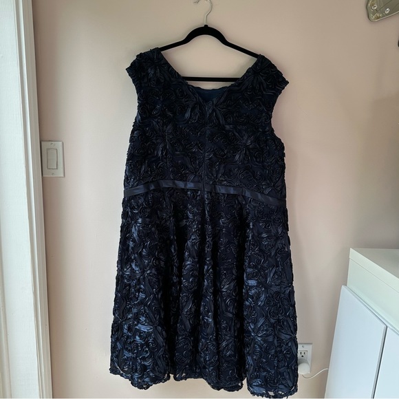 Cocktail short dress. Plus size 1950’s vintage look, 3D Lace a stunning piece - Picture 5 of 12